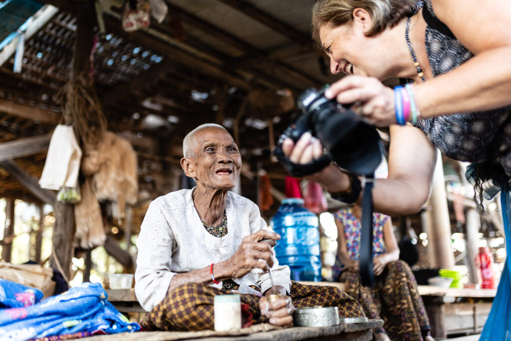 Our guest interacting with Khmer people