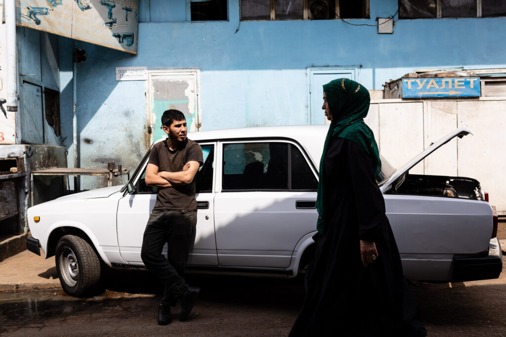 Looking for contrast in Chorsu Market in Tashkent