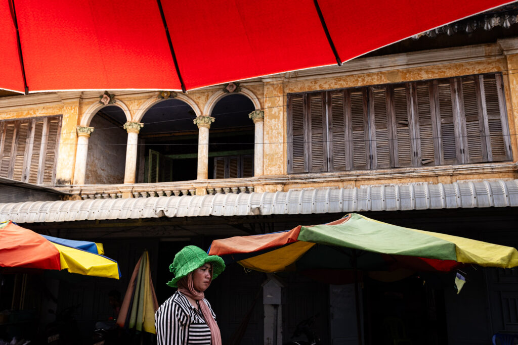 Complementary colors creating visual harmony on a Cambodian street